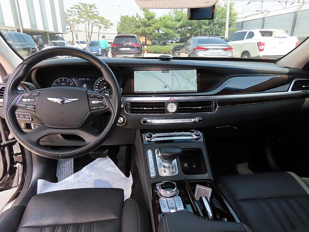 Genesis G90 - Vista 7