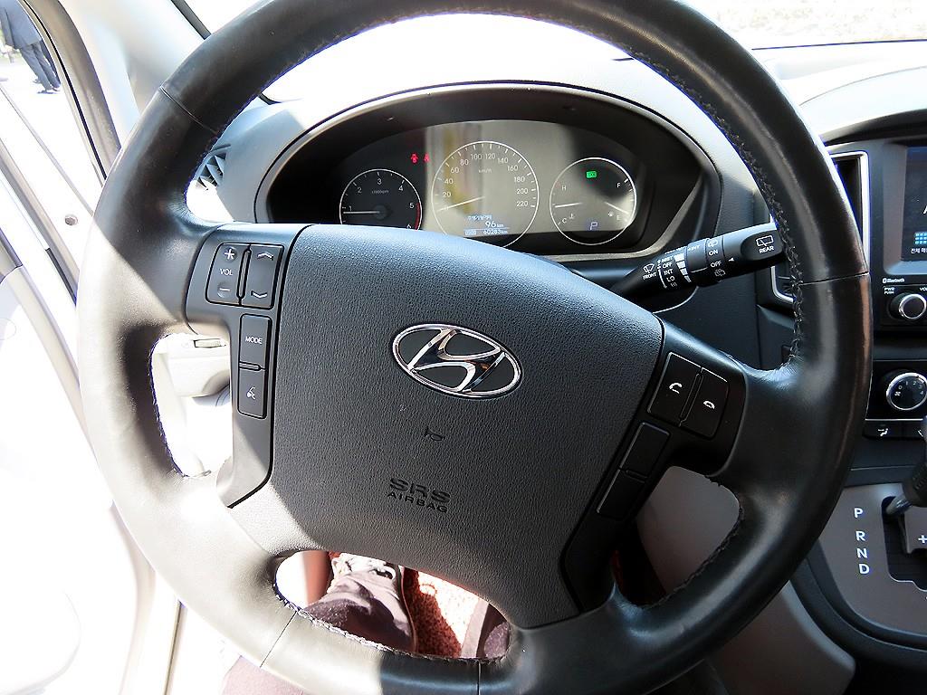 HYUNDAI Starex - Vista 9