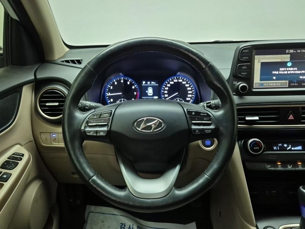 HYUNDAI Kona - Vista 9