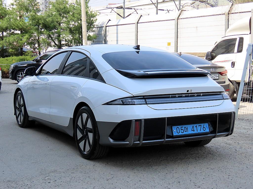 HYUNDAI Ioniq 6 - Vista 3