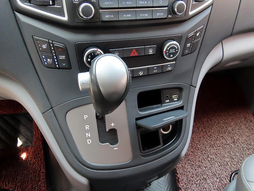 HYUNDAI Starex - Vista 11