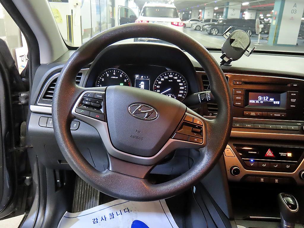 HYUNDAI Avante - Vista 8