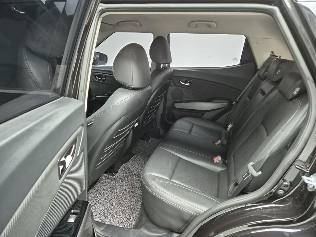 Ssangyong Tivoli - Vista 12