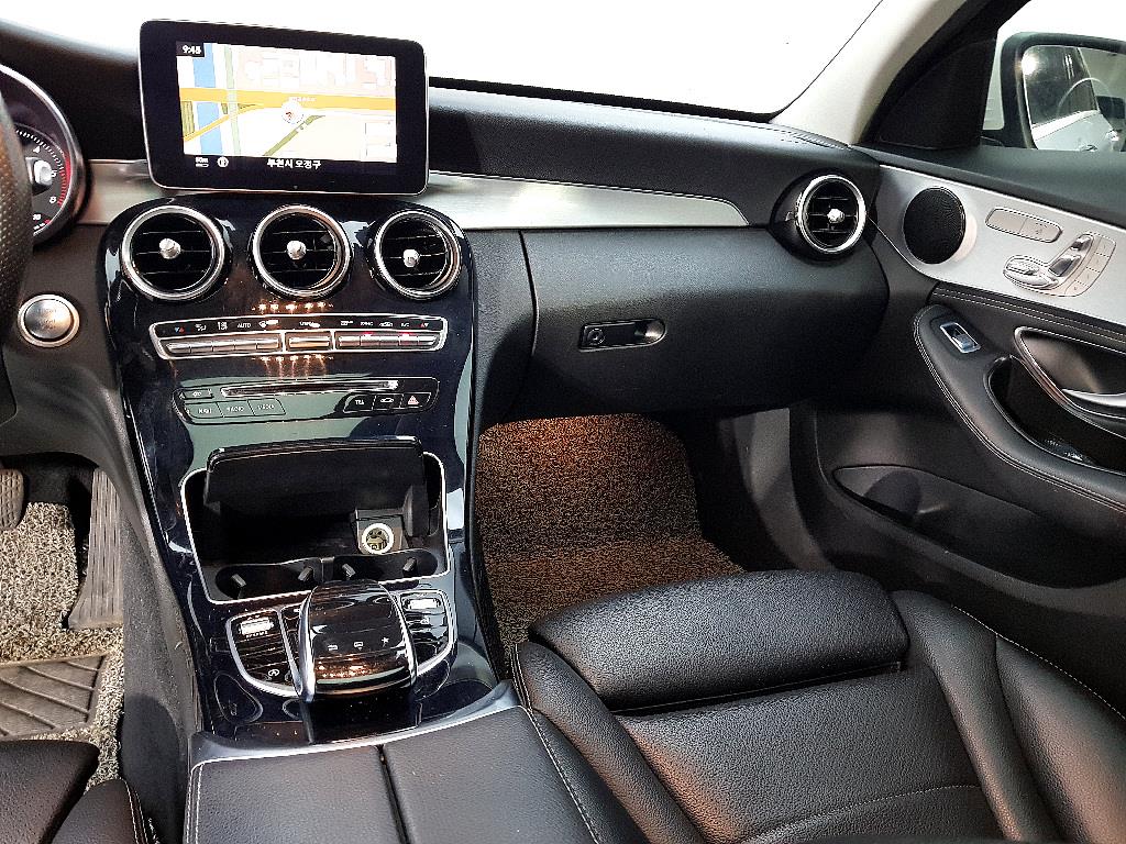 Mercedes Benz C Class - Vista 9