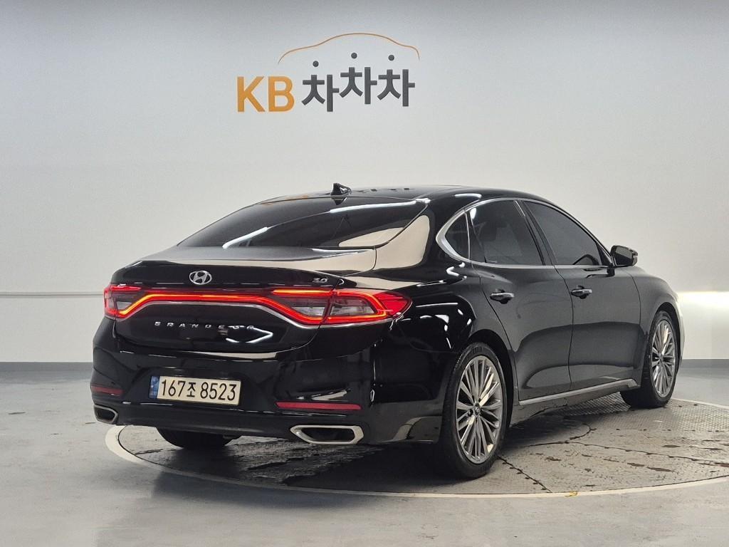 HYUNDAI Grandeur - Vista 3