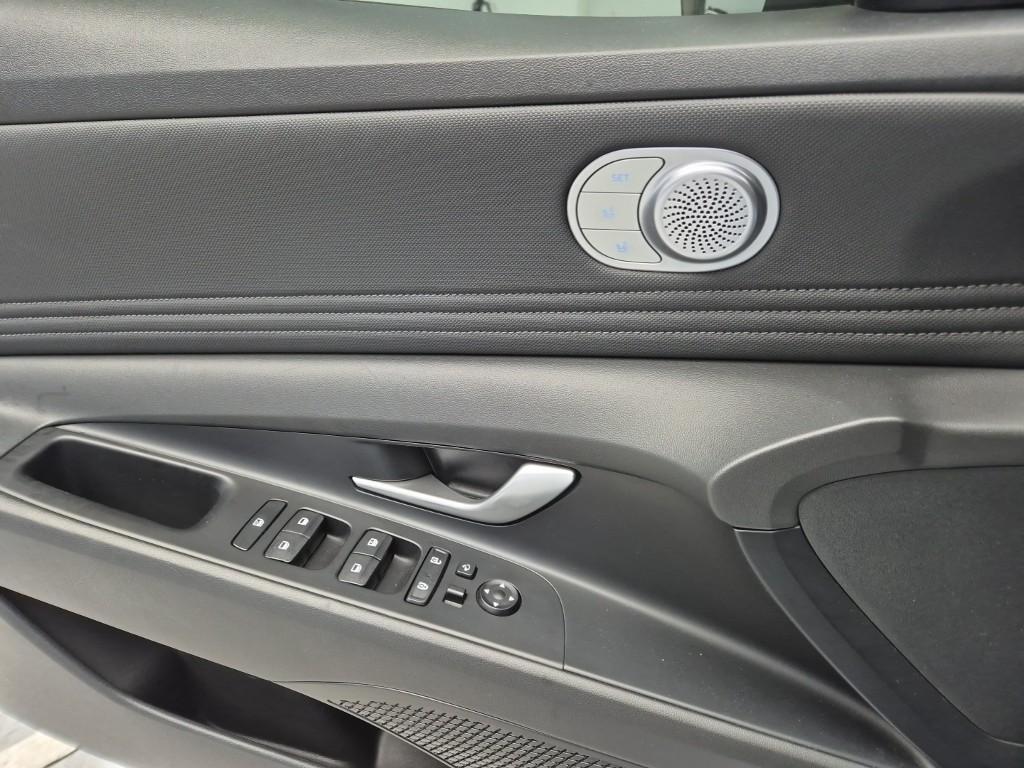 HYUNDAI Avante - Vista 5