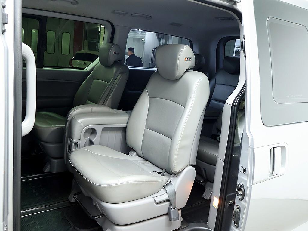 HYUNDAI Starex 2019 Gris - Importación desde Corea - HF Imports Iquique - Foto 12