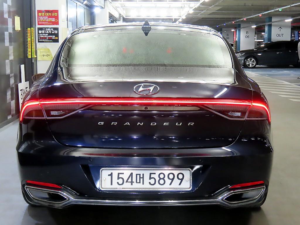 HYUNDAI Grandeur - Vista 5