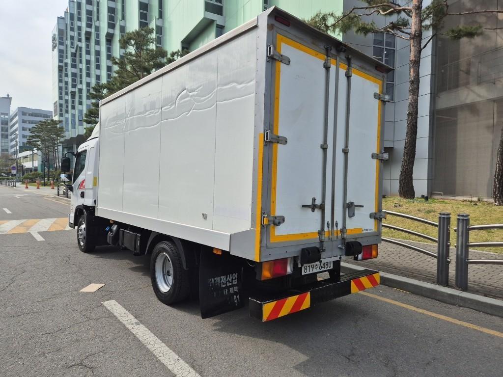 medium and large cargo truck - Vista 4