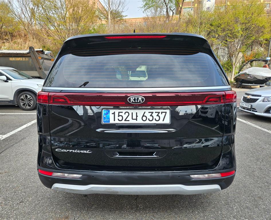 KIA Carnival - Vista 5