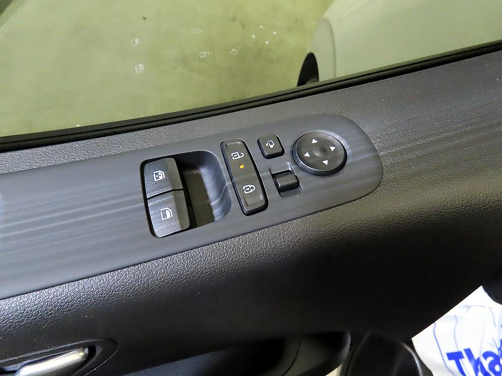 HYUNDAI Staria - Vista 11
