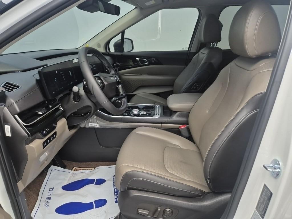 KIA Carnival - Vista 11