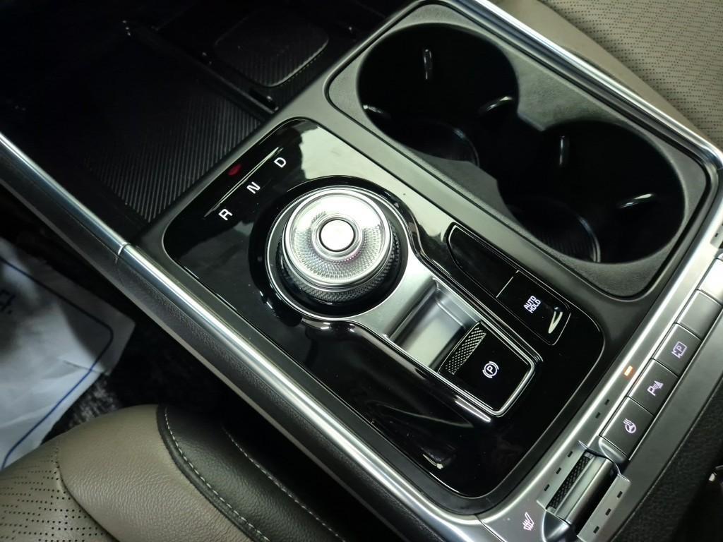 KIA Carnival - Vista 8