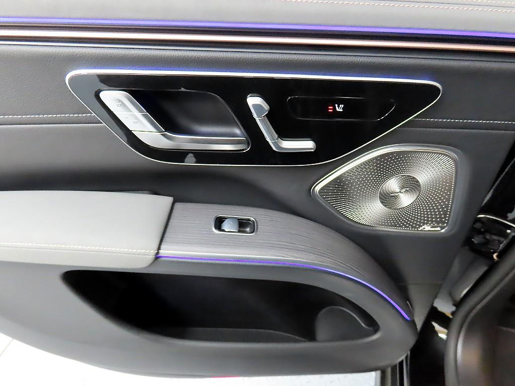 Mercedes Benz EQS - Vista 12