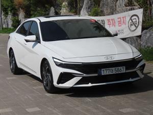 HYUNDAI Avante - Vista 4