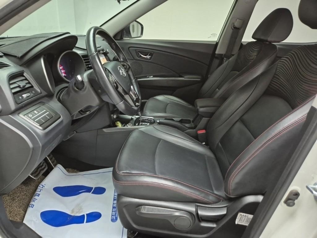 Ssangyong Tivoli - Vista 11