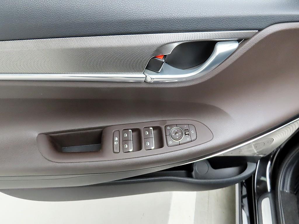 HYUNDAI Grandeur - Vista 11