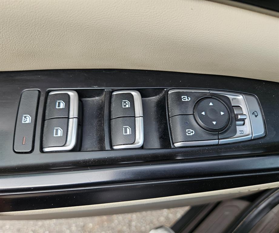 KIA Carnival - Vista 10