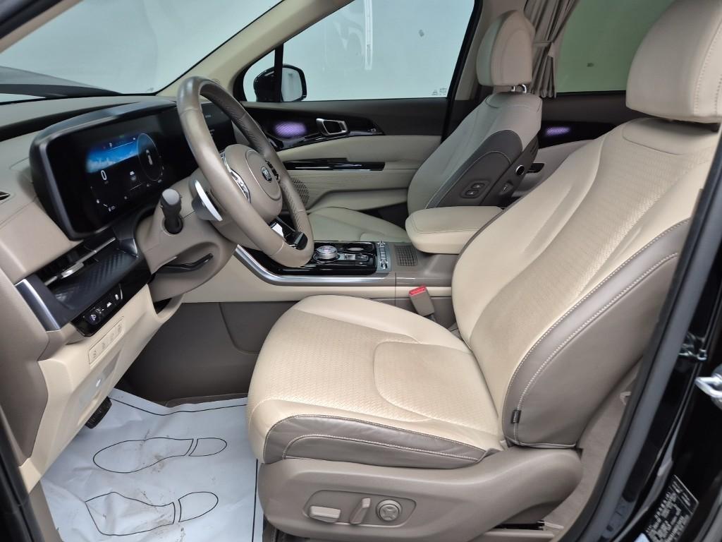 KIA Carnival - Vista 11