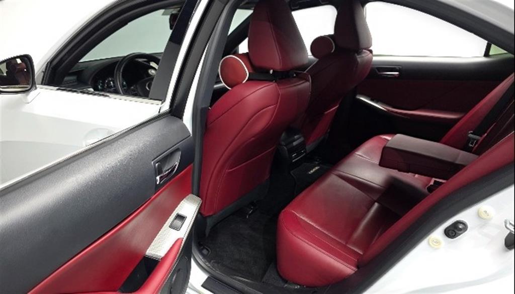 Lexus IS - Vista 11