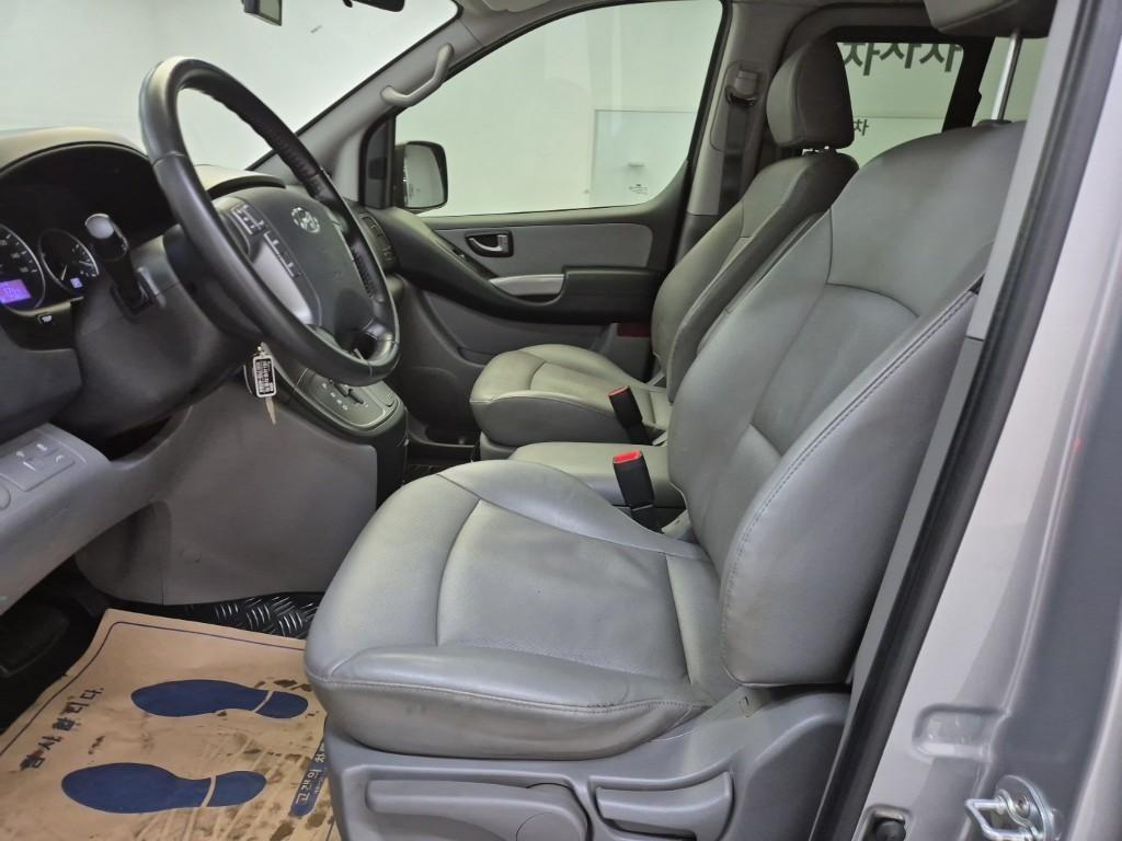 HYUNDAI Starex - Vista 11