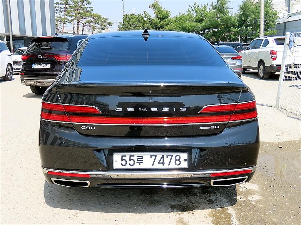 Genesis G90 - Vista 4