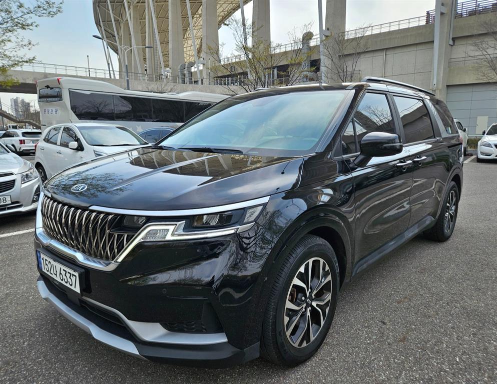 KIA Carnival 2021 Negro - Importación desde Corea - HF Imports Iquique - Foto 1