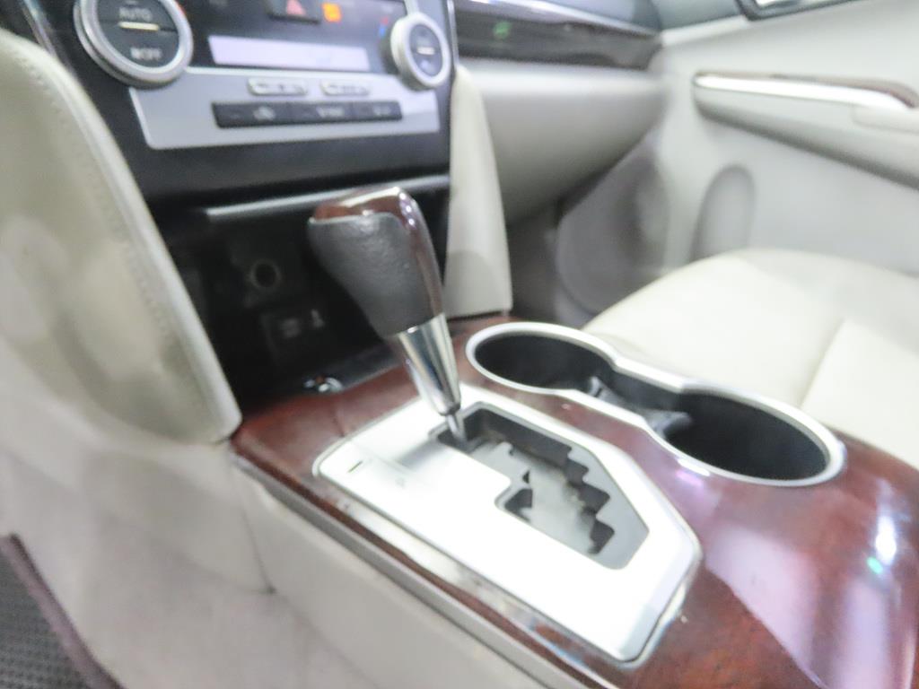 Toyota Camry - Vista 11