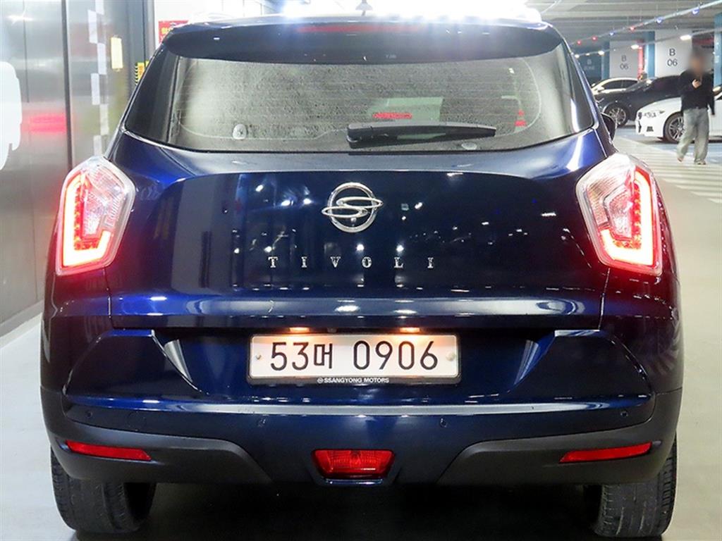 Ssangyong Tivoli - Vista 5