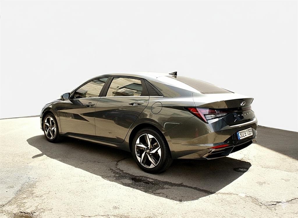 HYUNDAI Avante - Vista 4
