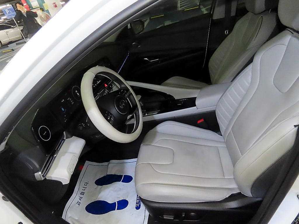 HYUNDAI Avante - Vista 6