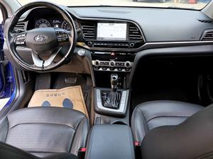 HYUNDAI Avante - Vista 10