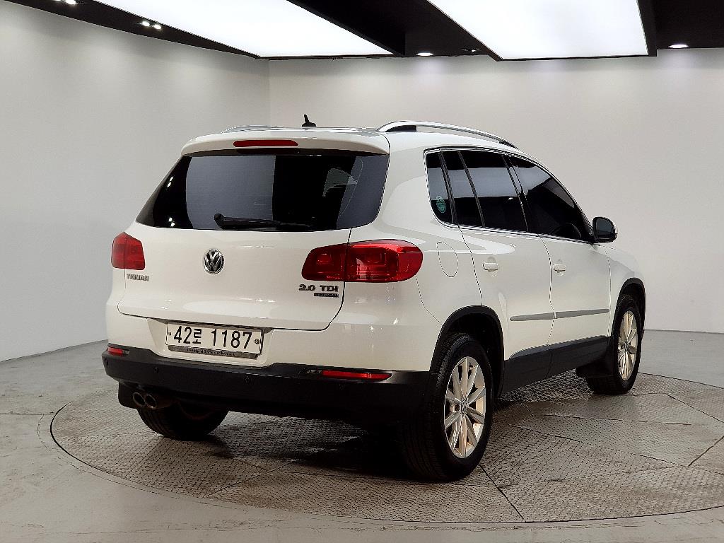 Volkswagen Tiguan - Vista 4