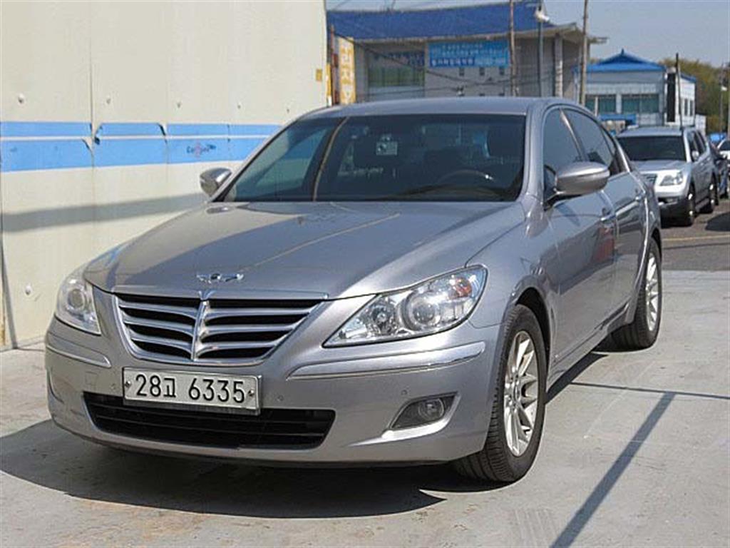HYUNDAI Genesis - Vista 3