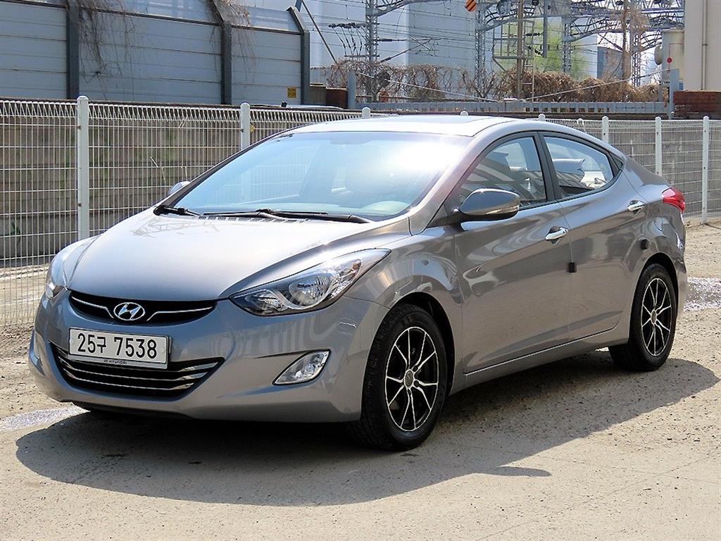HYUNDAI Avante - Vista 2