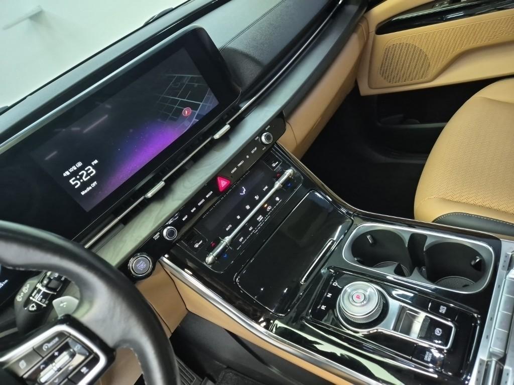 KIA Carnival - Vista 10