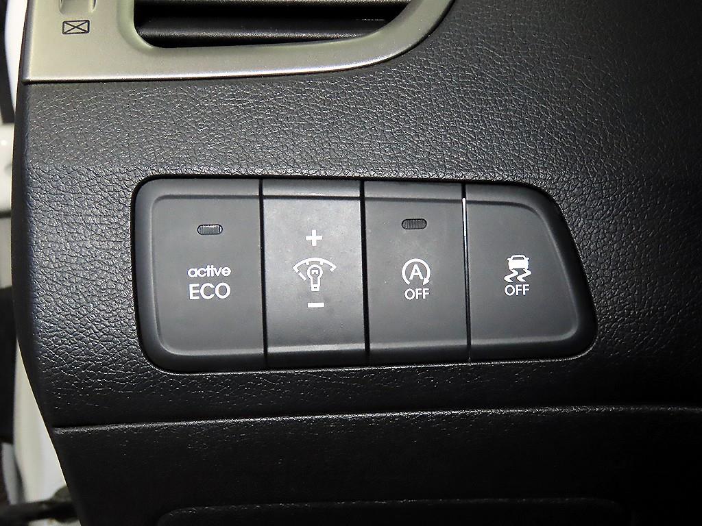 HYUNDAI Avante 2012 Blanco - Importación desde Corea - HF Imports Iquique - Foto 14