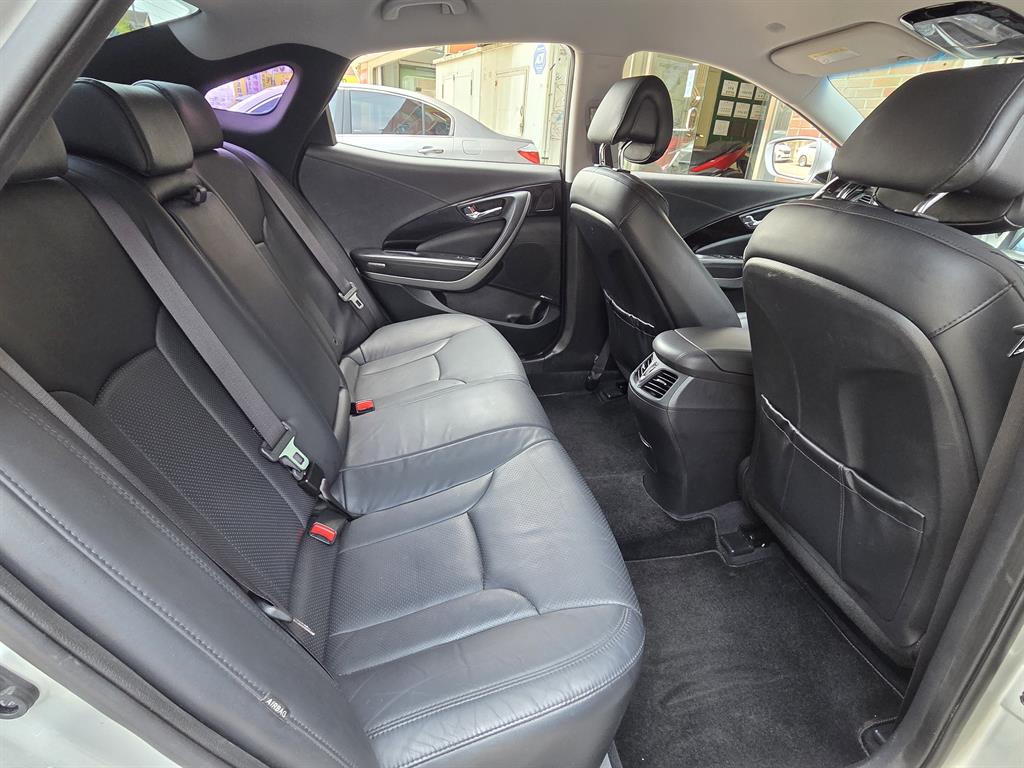 HYUNDAI Grandeur - Vista 11