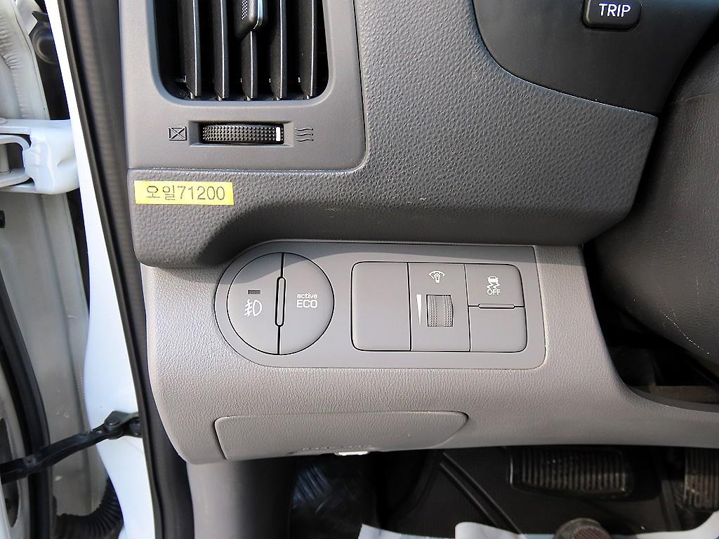 HYUNDAI Starex - Vista 12