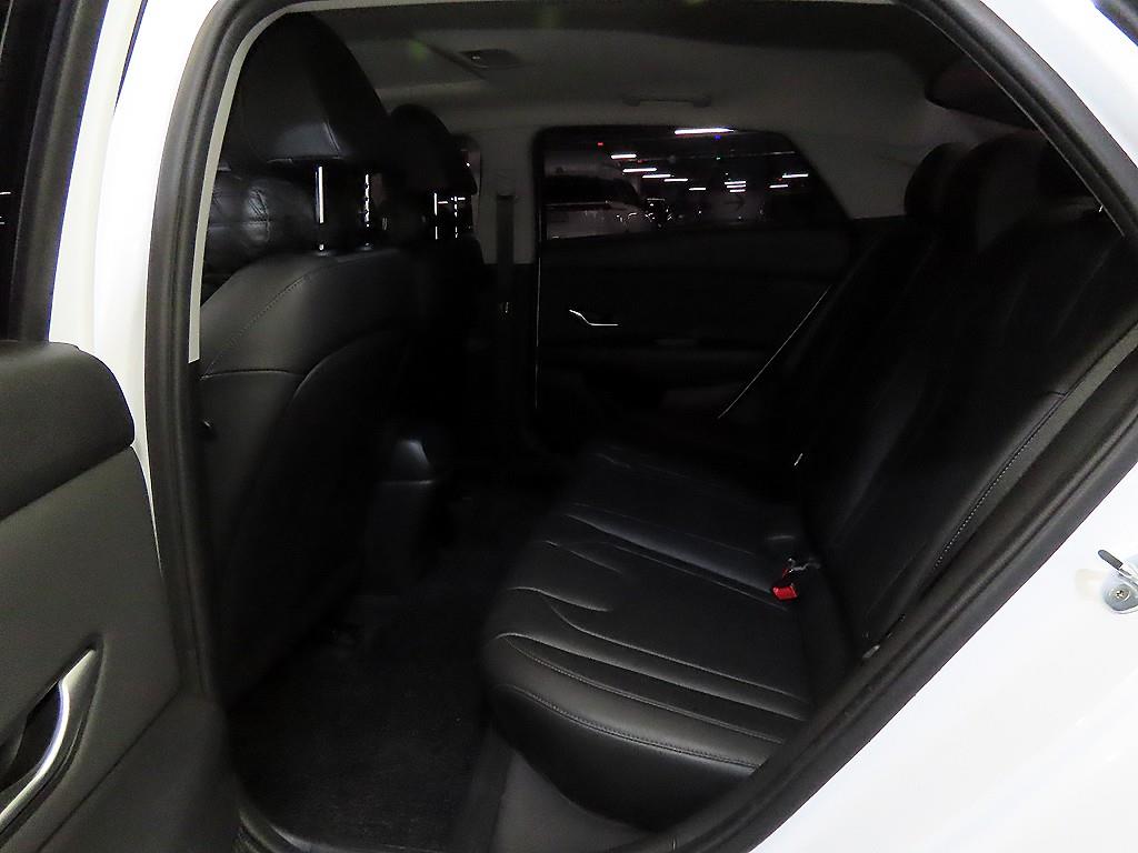 HYUNDAI Avante - Vista 7