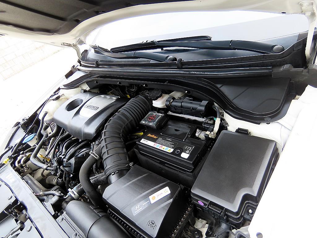 HYUNDAI Avante 2017 Blanco - Importación desde Corea - HF Imports Iquique - Foto 17