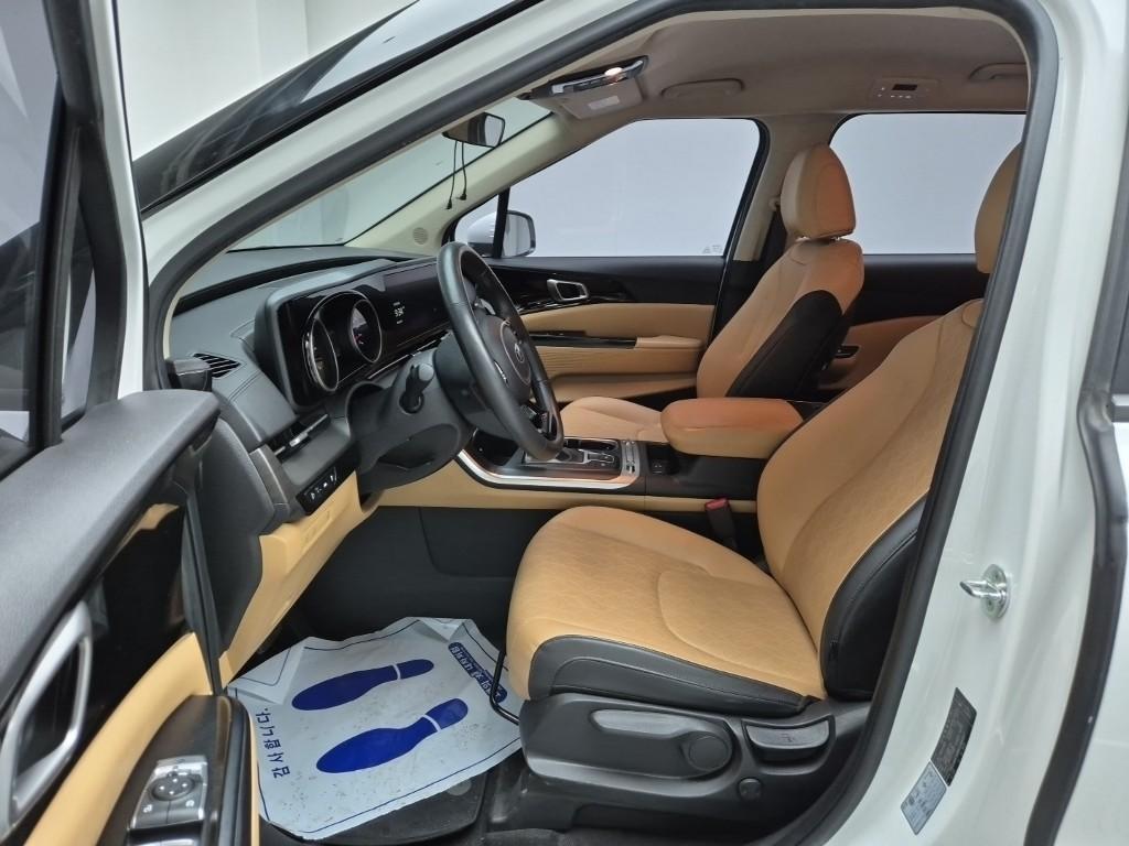 KIA Carnival - Vista 11