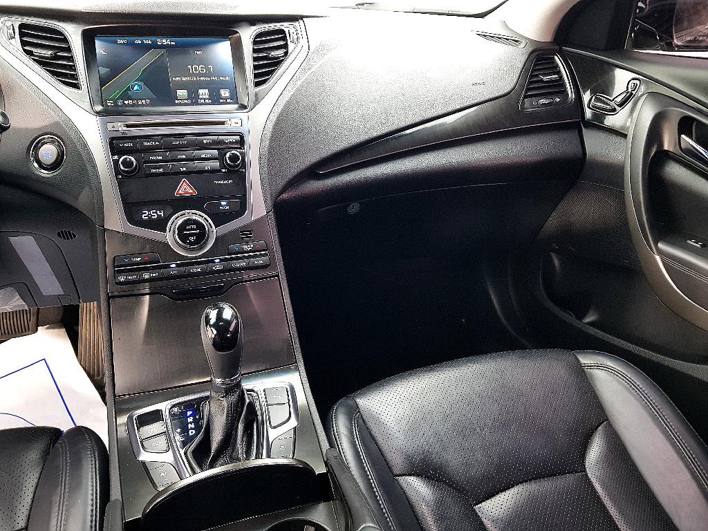 HYUNDAI Grandeur - Vista 10