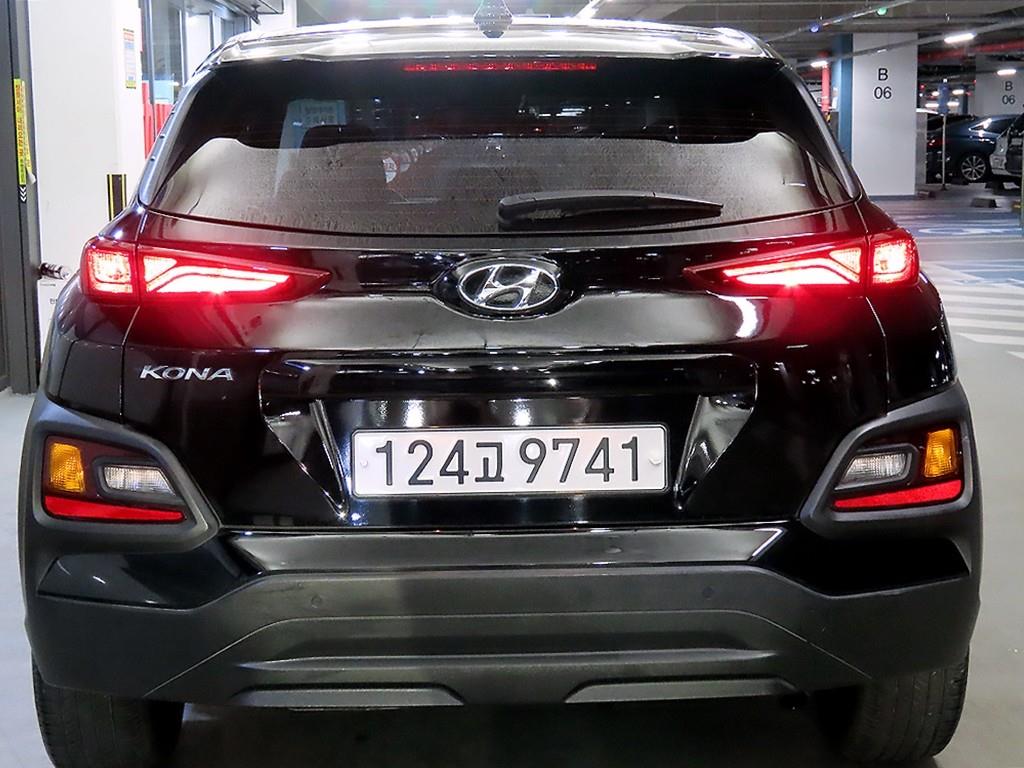 HYUNDAI Kona - Vista 5