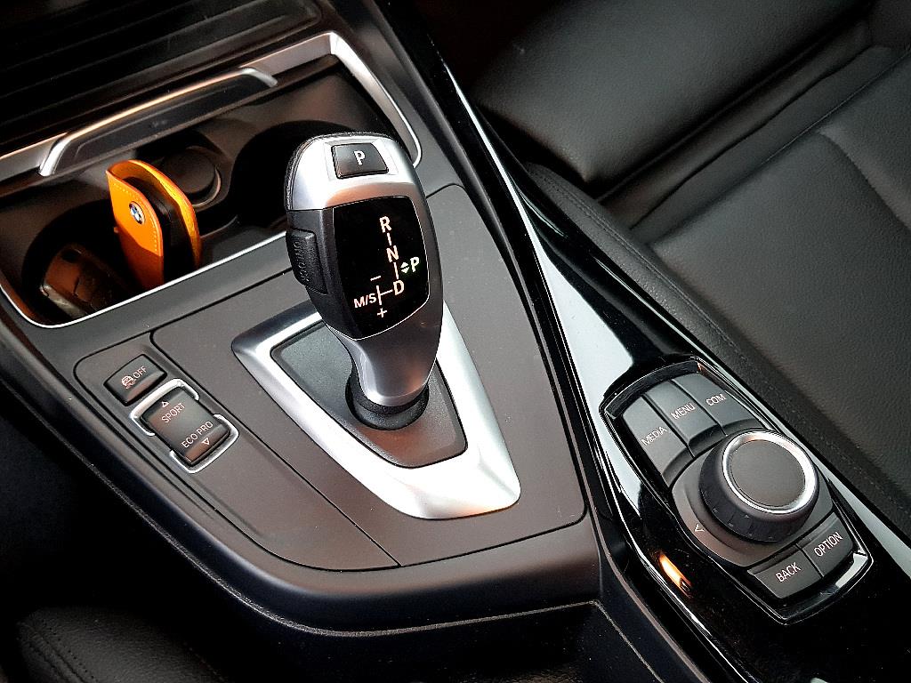 BMW 1 series 2019 Gris - Importación desde Corea - HF Imports Iquique - Foto 14