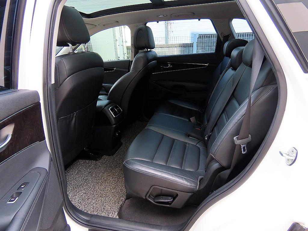 KIA Sorento - Vista 6