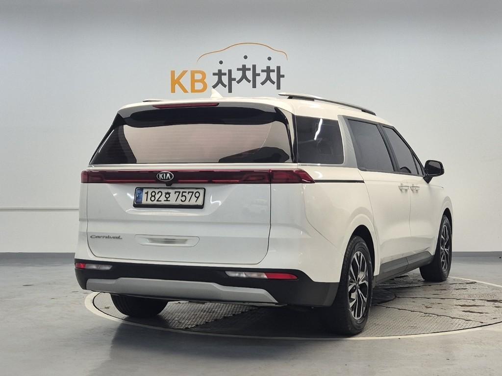 KIA Carnival - Vista 3