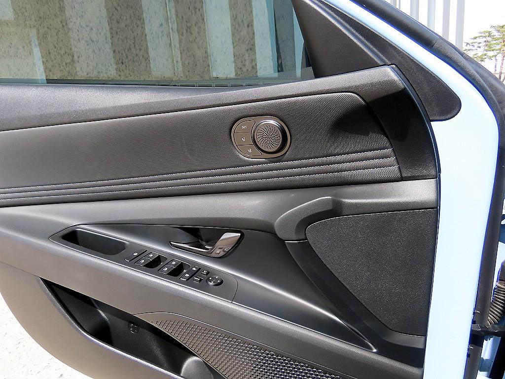 HYUNDAI Avante - Vista 11