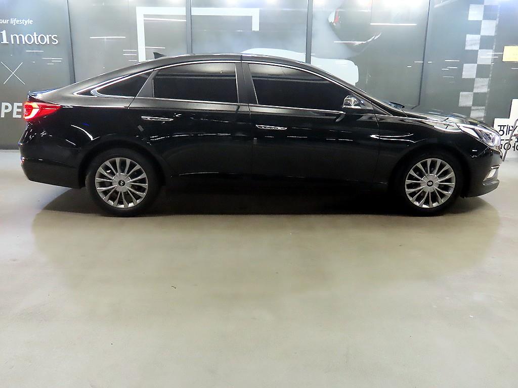 HYUNDAI Sonata - Vista 3