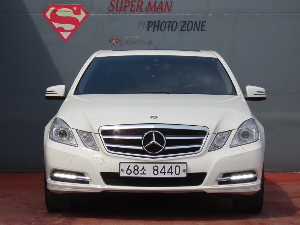 Mercedes Benz E class - Vista 3